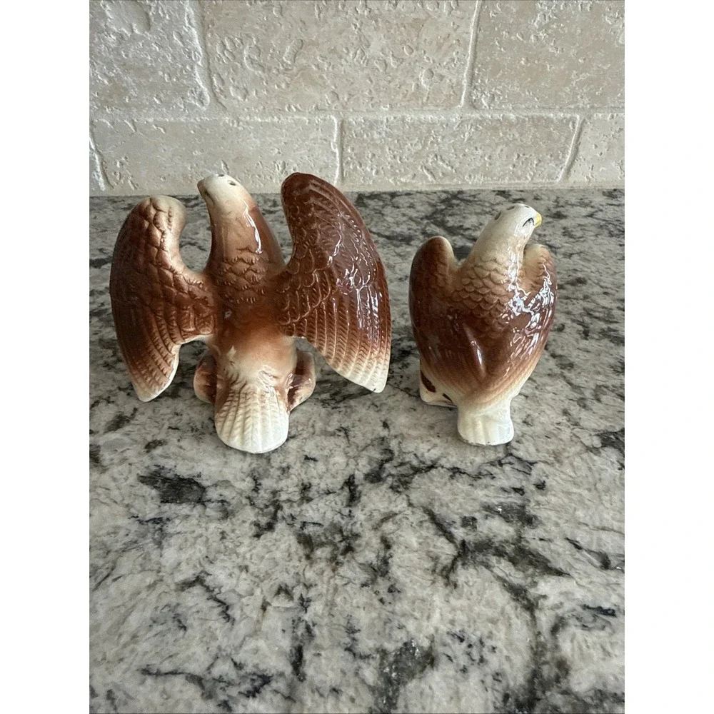 salt and pepper shakers this vintage